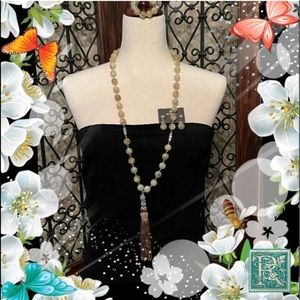 Vintage Chico’s beige bead & rhinestone necklace, bracelet & earrings set.​